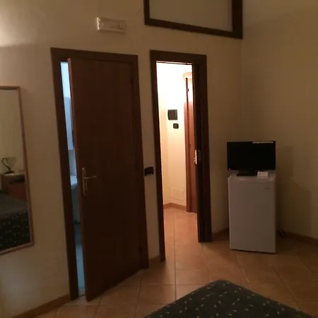 ゲストハウス B ＆ B ラ ディモーラ 3*