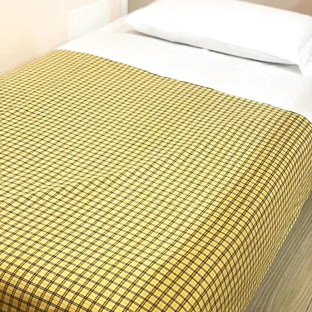 ゲストハウス B ＆ B ラ ディモーラ コラート